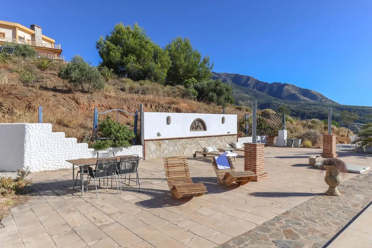 e8554663-193a-4051-9c15-08d15622bdae