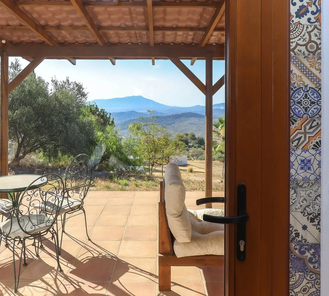 ec9ea682-5f58-4cb4-a8cb-42872e487a2b