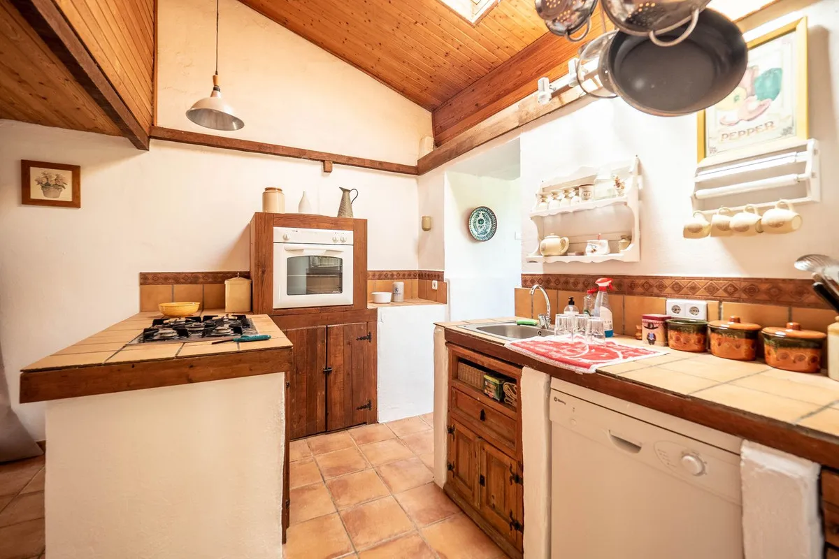 eeb452fc-77b9-4004-ad28-638ddd984131