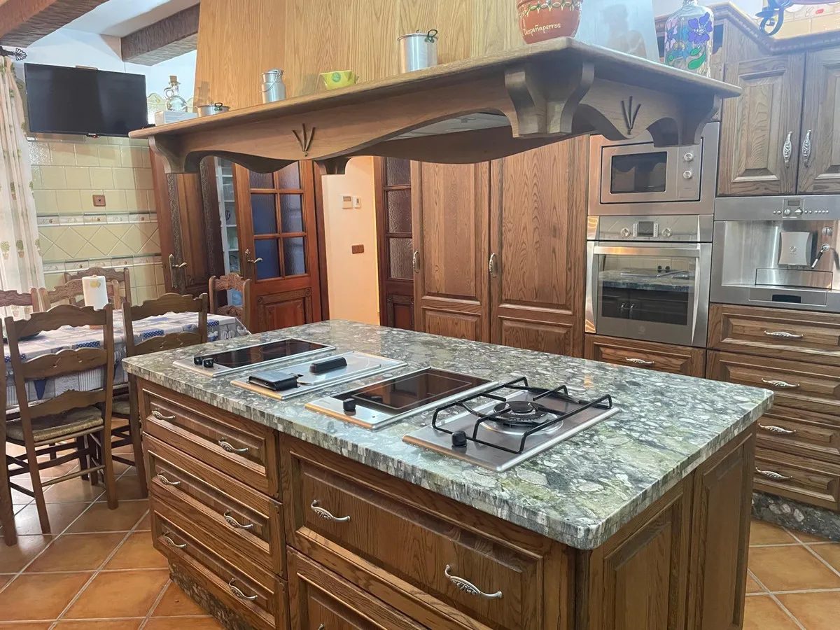 0d510750-5c02-4a03-8d48-aaf60c7b823e