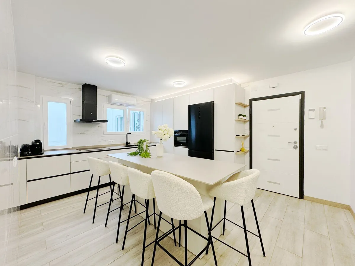 3eb57a03-e5e5-4c03-8ce9-1d2352983e4a