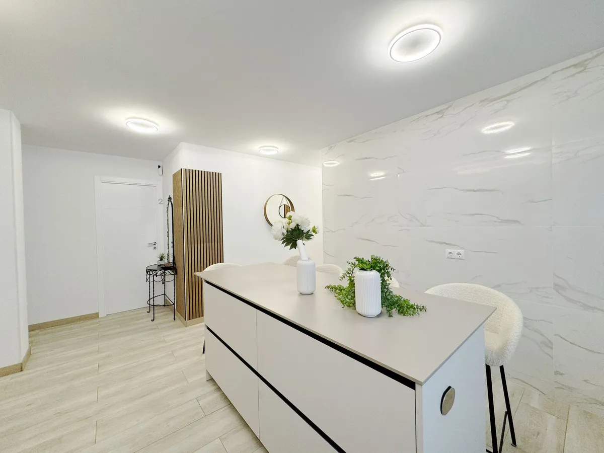 4001c772-e262-4b93-8a46-2d6997a46b8d