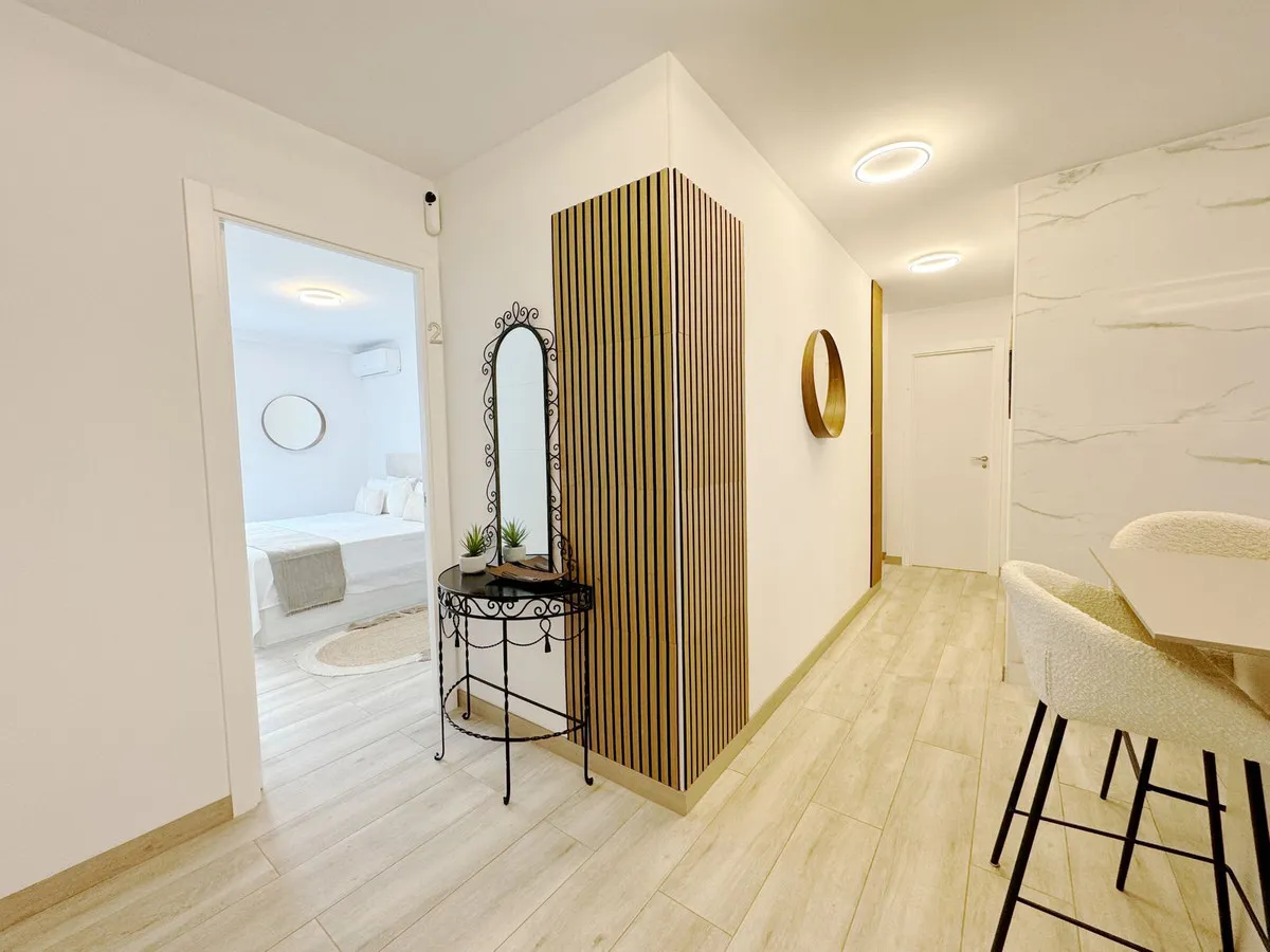 6ca35b09-870b-460e-9dd2-1a136b105dd0