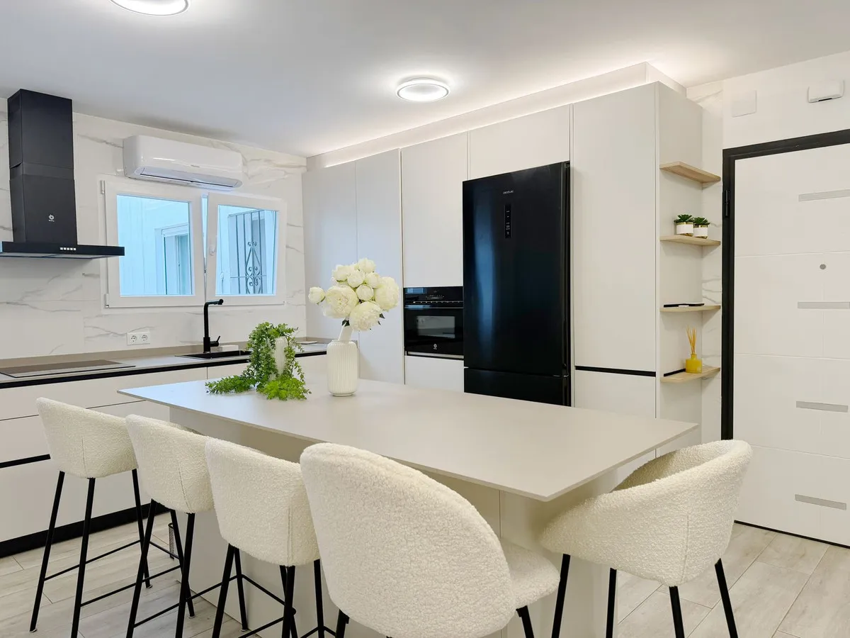 ca335c46-4c2c-47d2-99ce-f221edbeea37