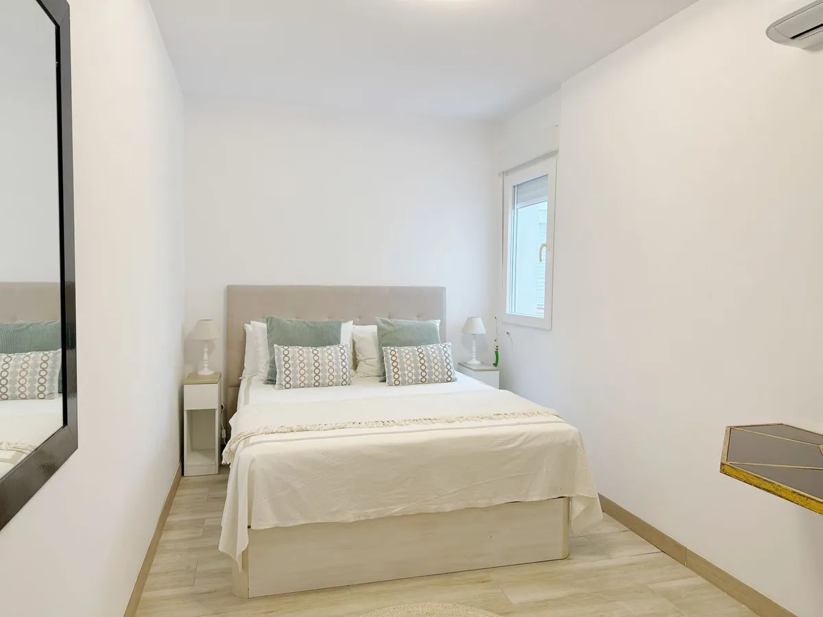 eb569f6e-1726-4989-bb47-cc3081fdbd3a