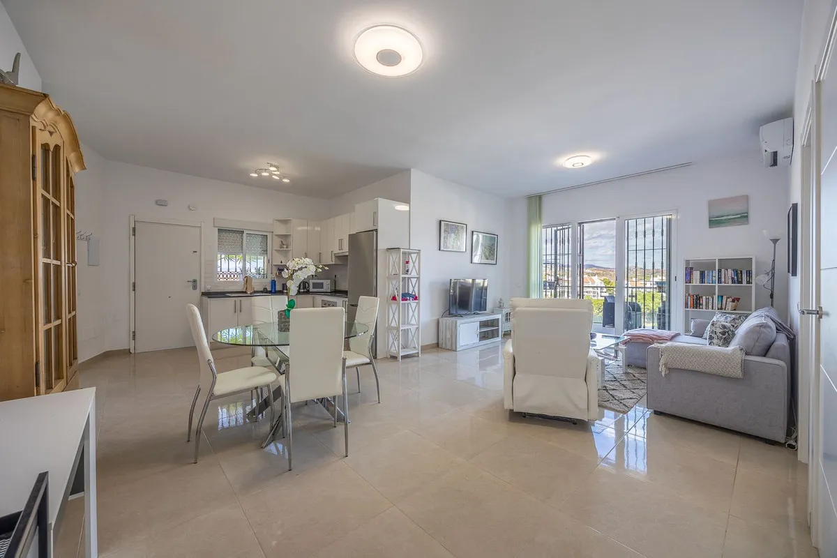 8f729163-2bd2-431e-abe3-74ee05155282