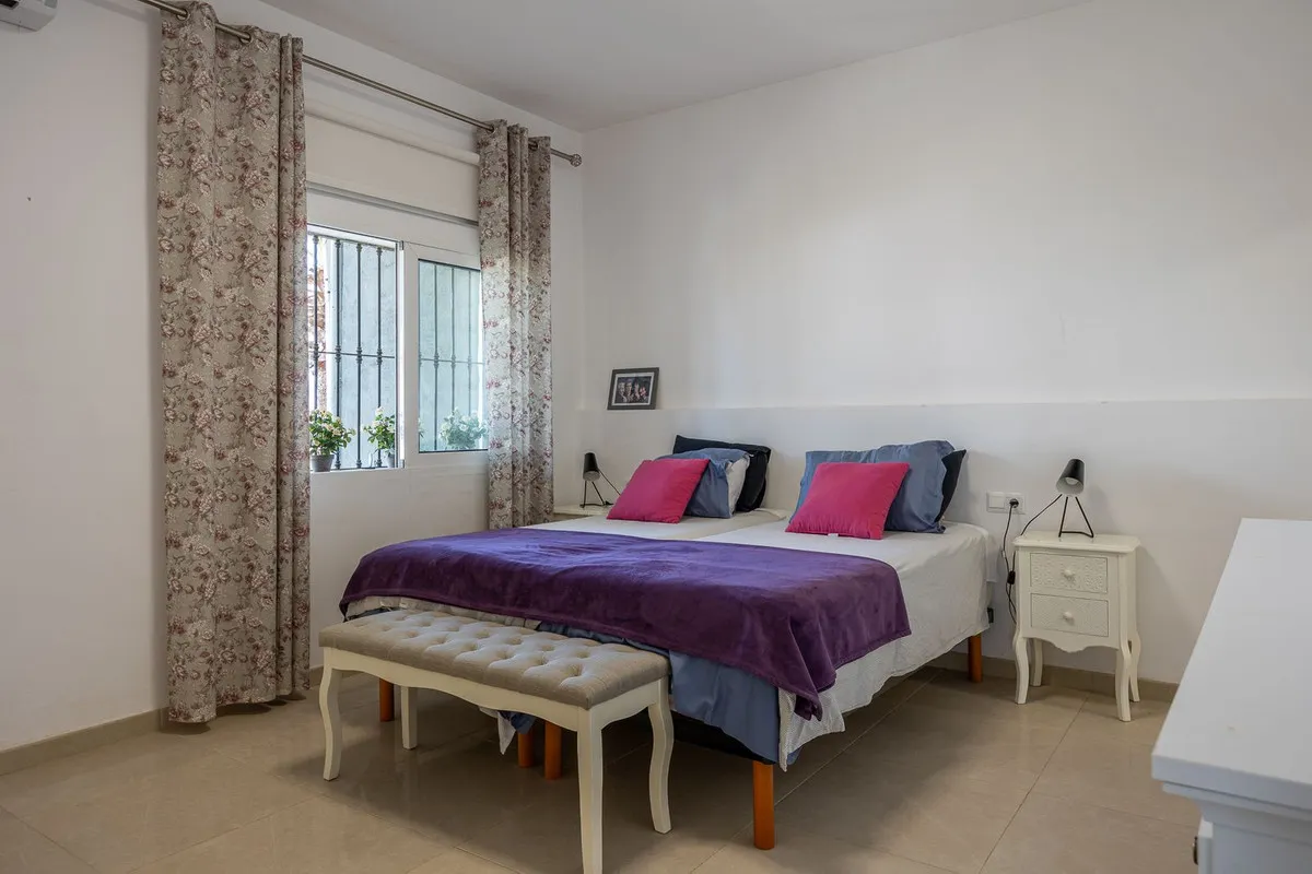 902c9985-c82a-41a4-b620-d561e19e7393