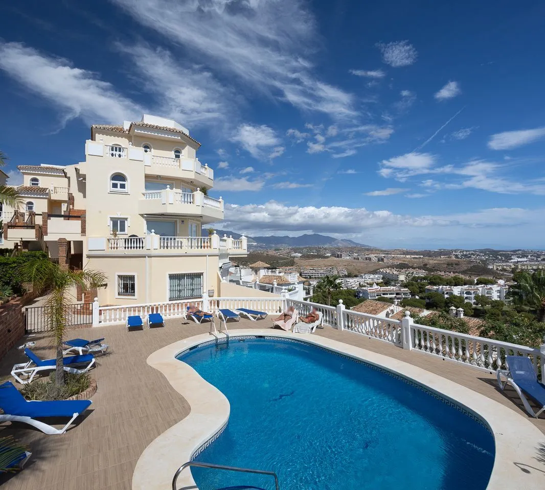 dd8931cb-d855-4965-8c14-e86c7c3b29e6