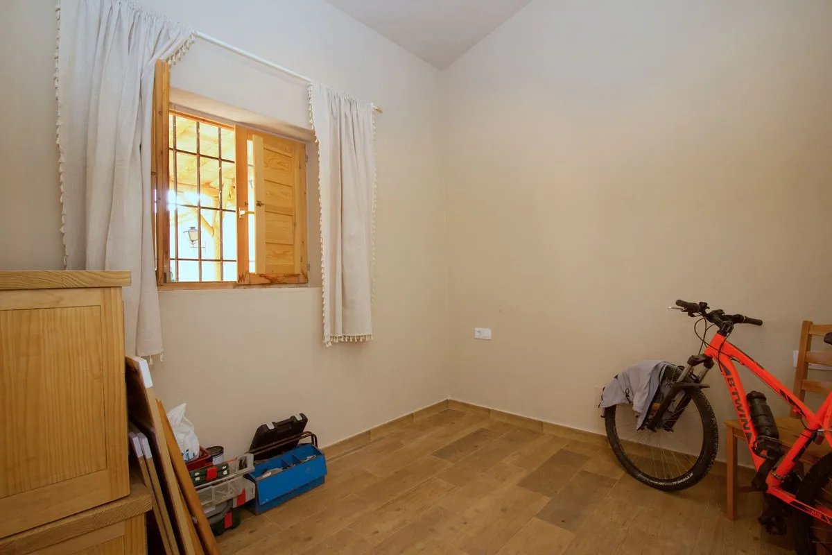 ca54a714-7d02-4b05-bad4-f1952986ae27