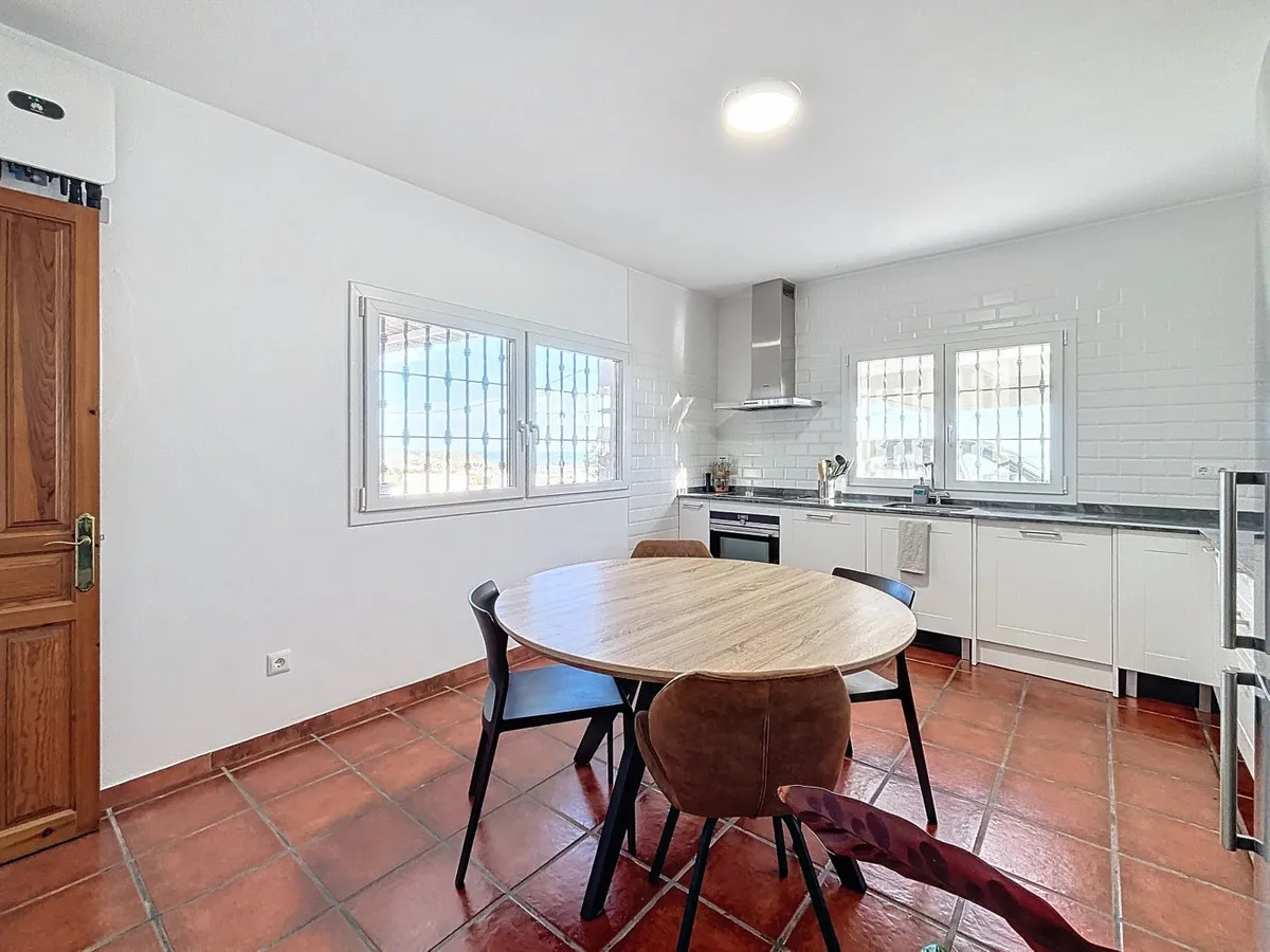 74db3182-55f5-4429-8d1f-730e97081c70