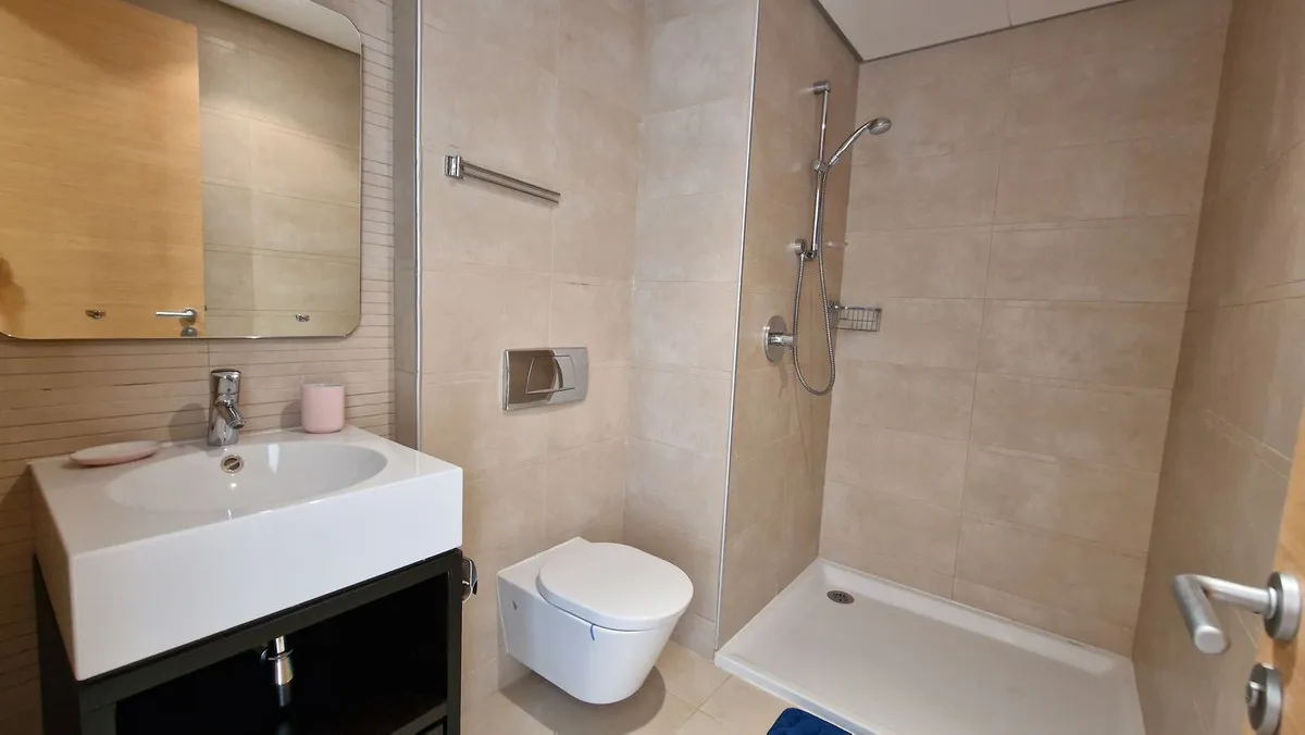 a175c986-031f-4a25-a1d3-97ad5fdbfcb4