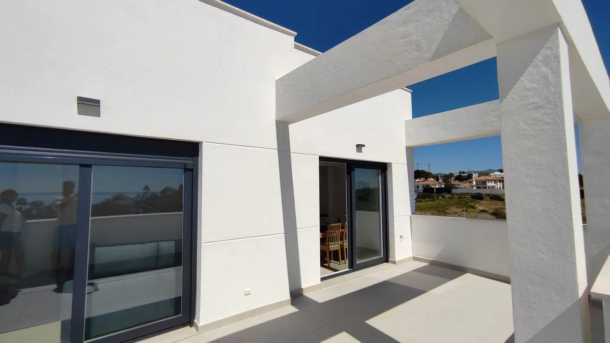 a6d17d99-5db2-46b3-b236-d575650d9181