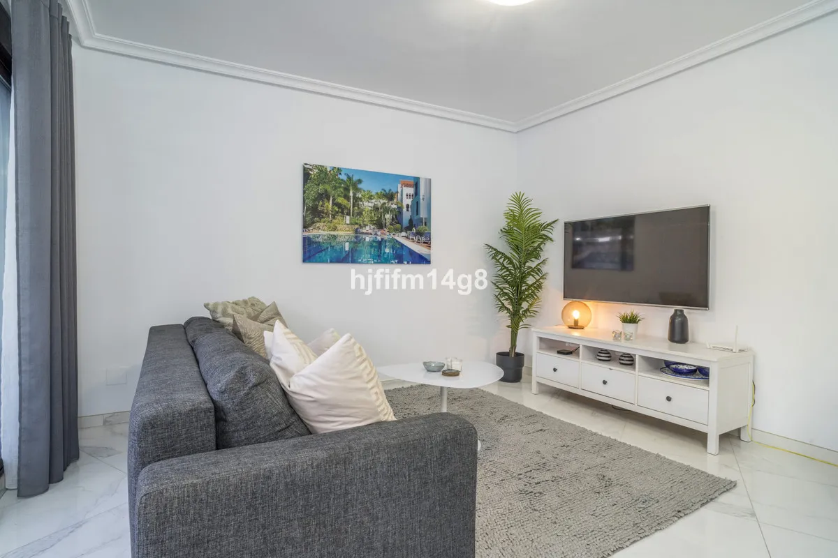 b0854812-7aad-40f9-a1b6-5debb59e74ff