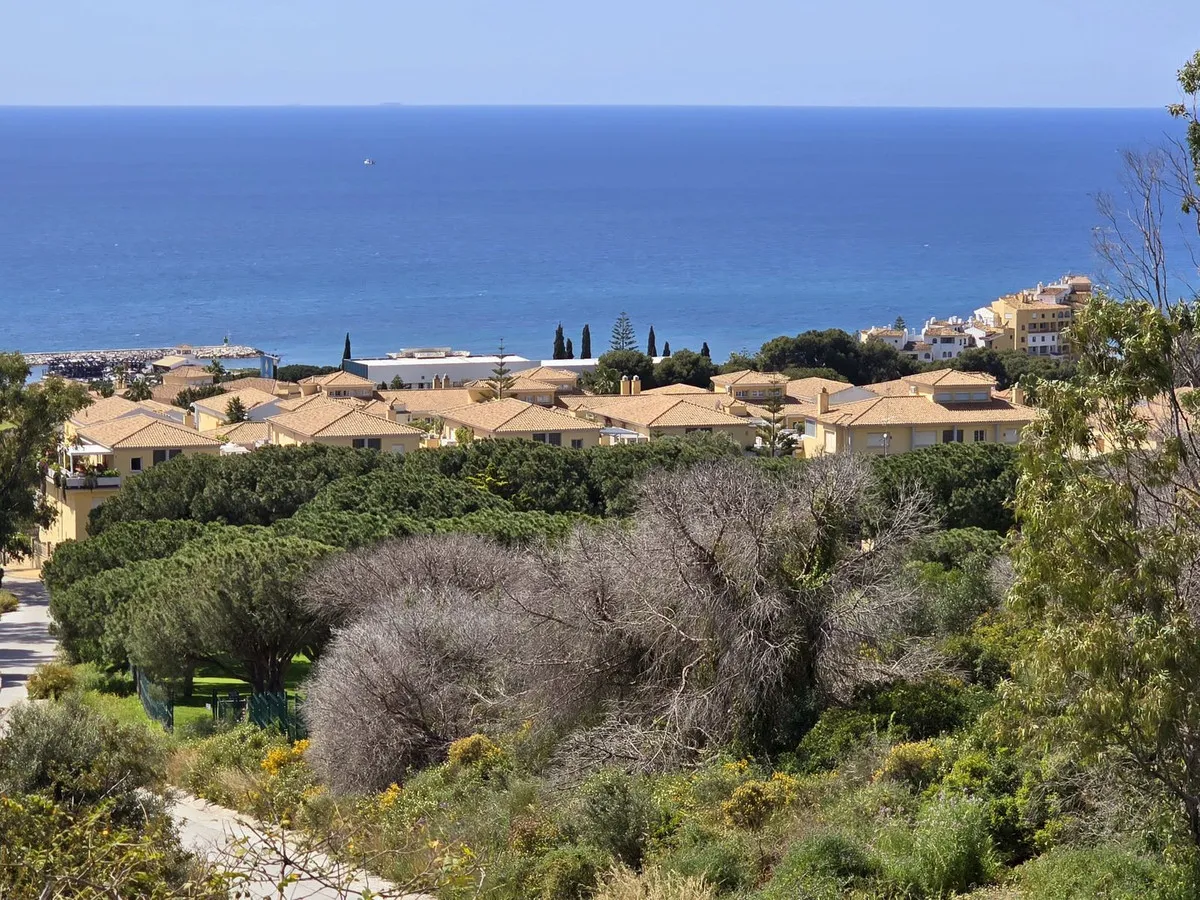 1dc92c45-4ebd-4fe9-aea7-5ffd43c84127