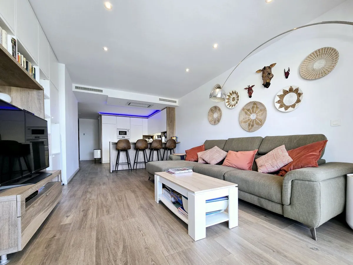 c602a892-4f72-429f-8476-015f6994886d