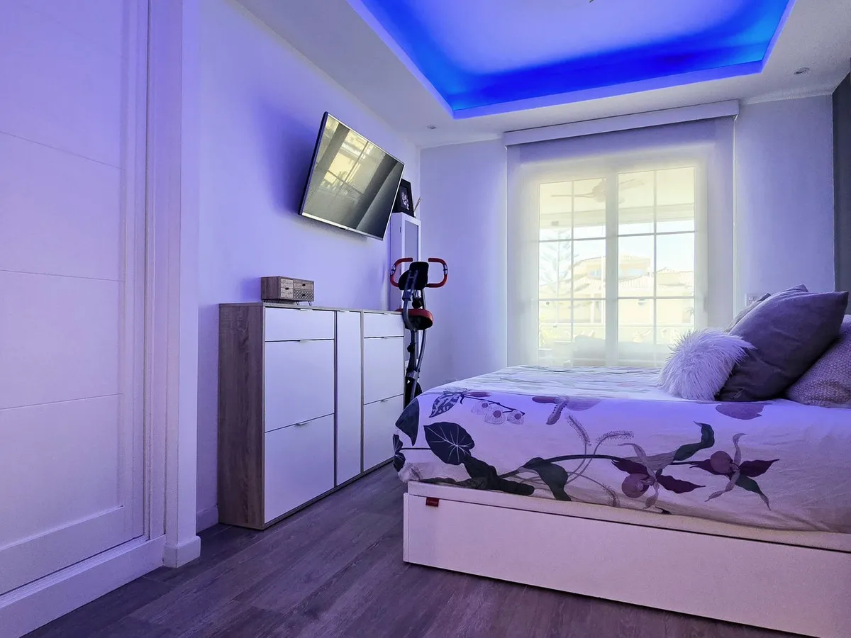 fa4dc361-d54c-410a-ac84-284a4e940424