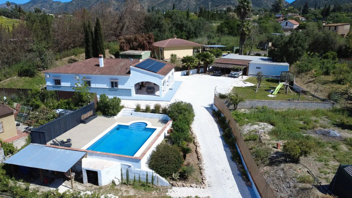 060bc372-0dcc-495c-a0b2-4b97422f6e05