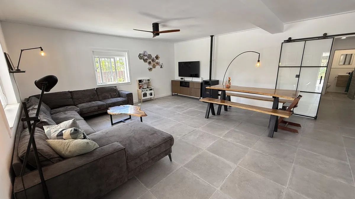 273272a9-5a79-42db-aa23-4e2c27b3c707