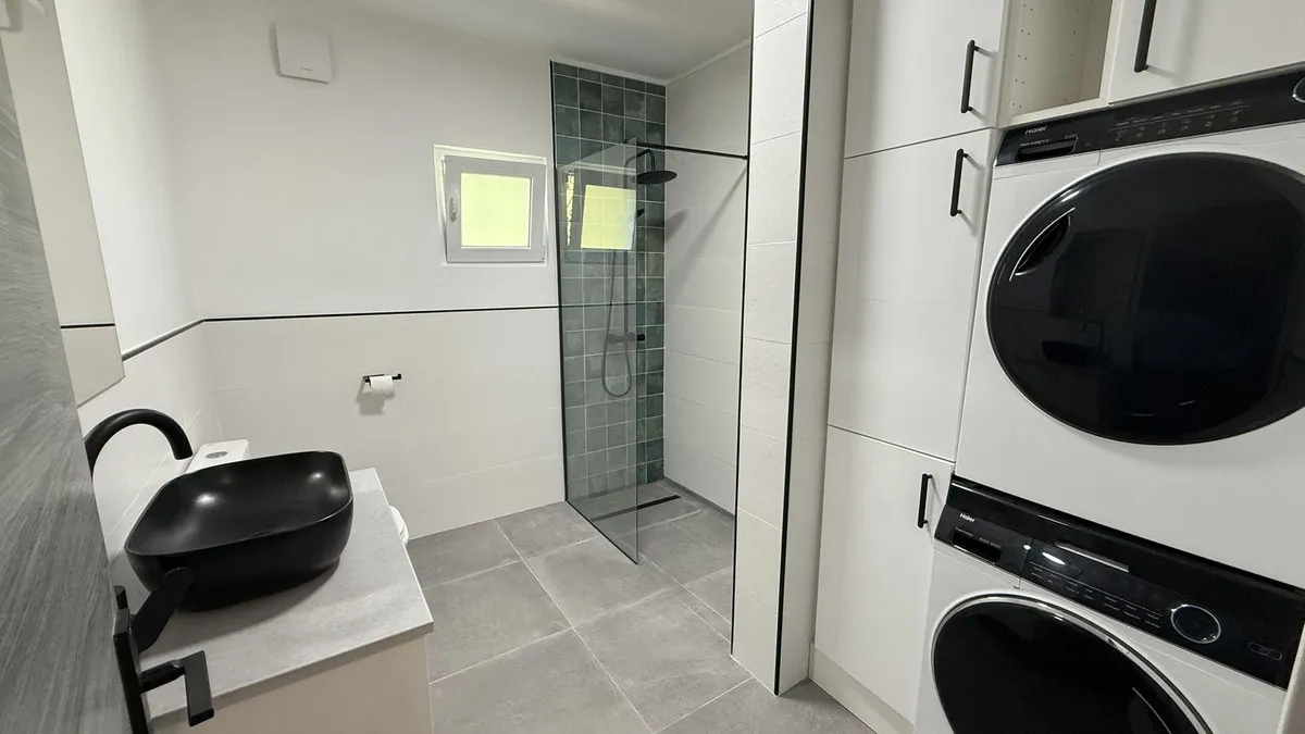 65073581-b2ce-4fbb-84fa-201d21ca51c2