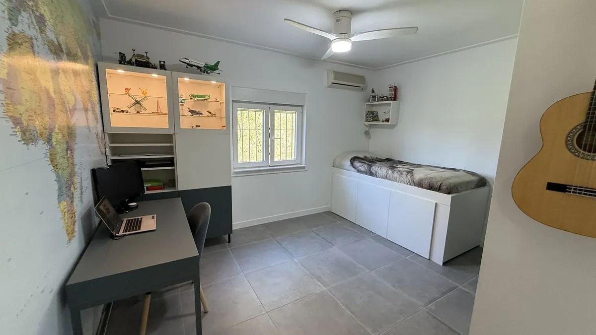 6dabd358-f2c6-4c23-bbc0-891eb879d3cb