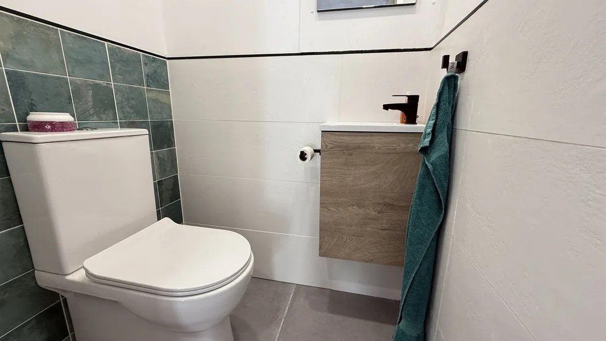 a18a2bcd-1333-43d0-ada4-c935d52c5aa2