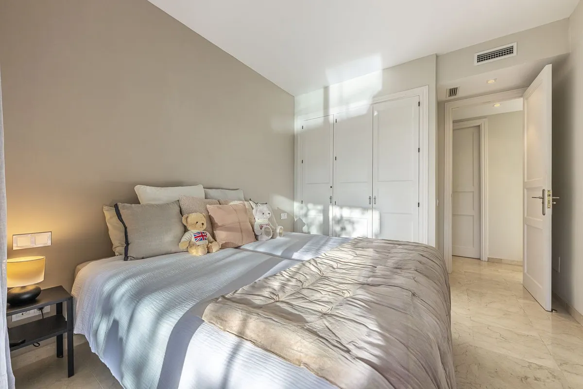 ee2b9a0b-f88a-47a1-a674-afe2ec3ad4f2