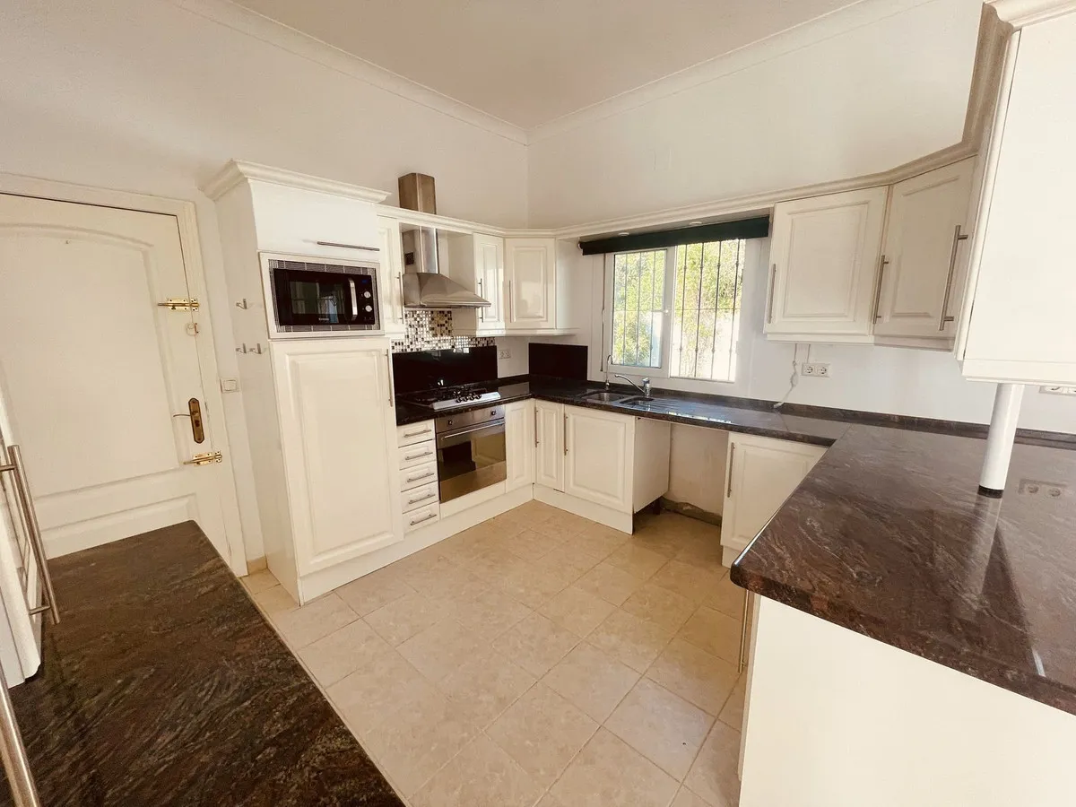 3ddc4cf4-ae42-40b8-a16c-e93a574bf87a