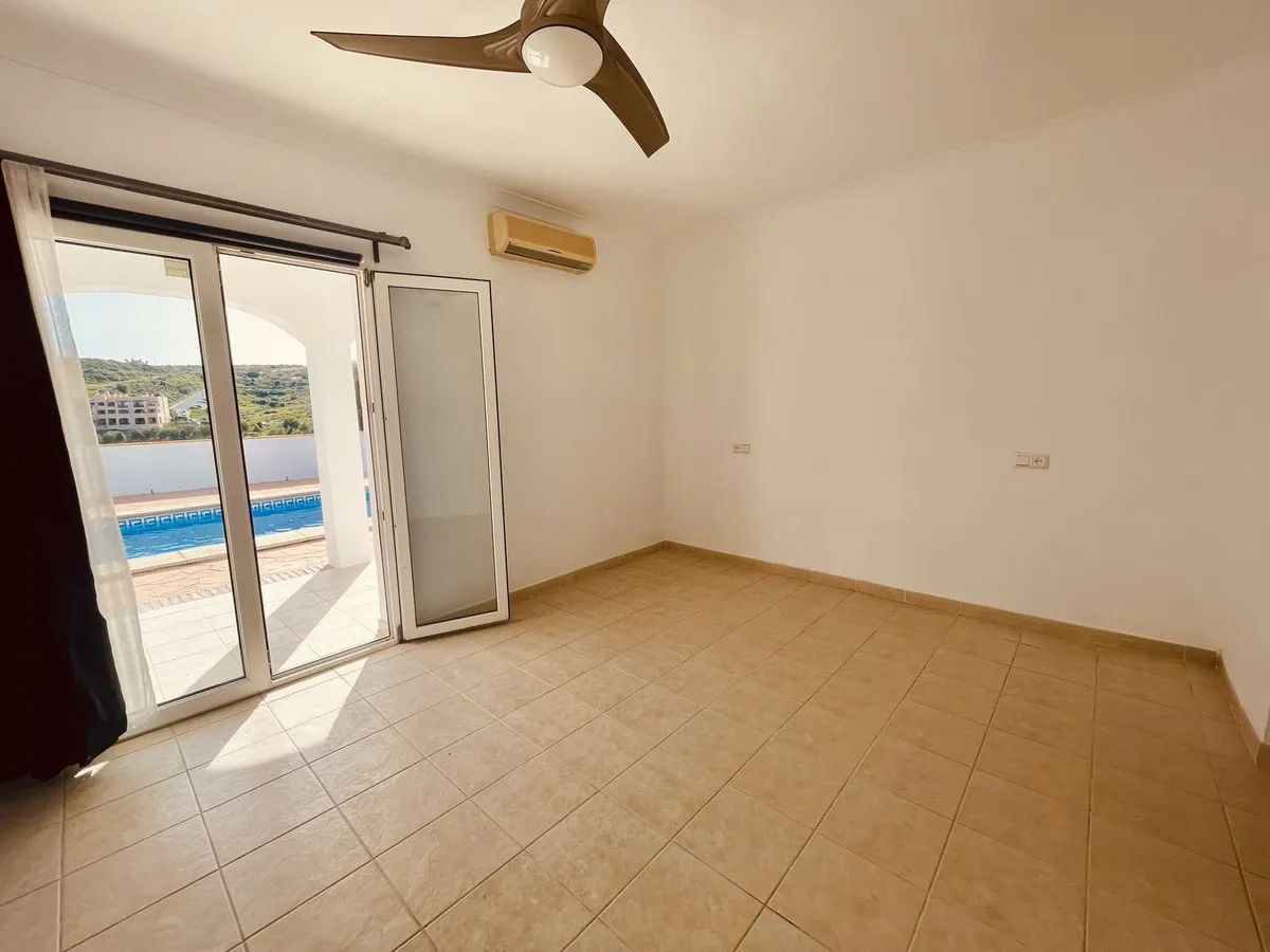 f2735647-686a-4f29-9a3a-8fd24c4909f1