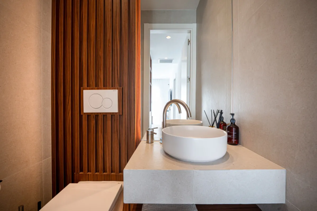 7c8703a0-2d55-4331-be9e-9982dfa93874