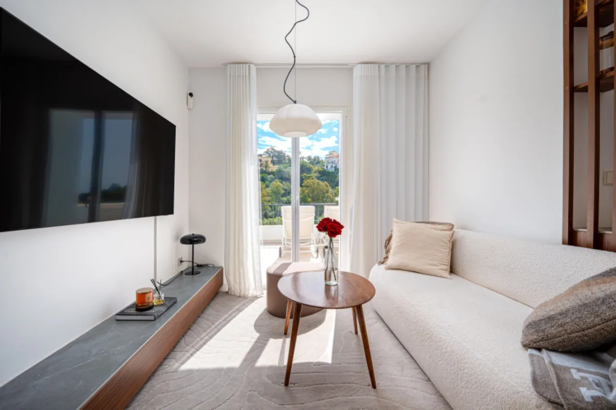 c8a850a9-6edd-4e27-983c-63e35085771e