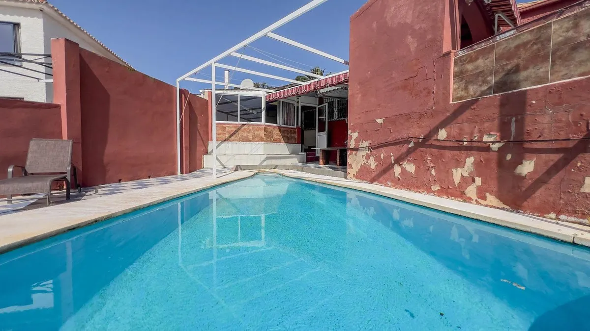 a0b2da56-6b53-41e0-8512-f62a8415ea83