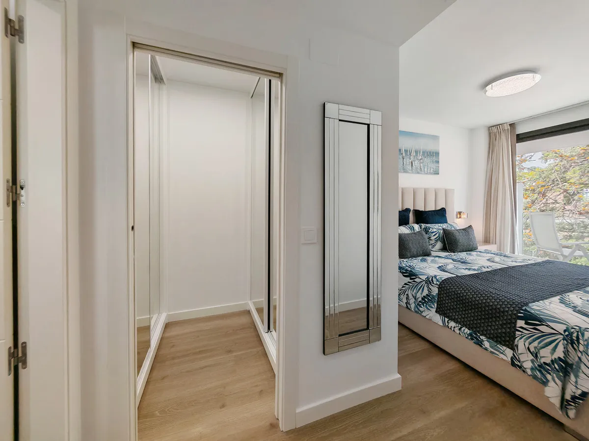 4db51073-bcfb-4c45-a0b8-bcc4a668a460