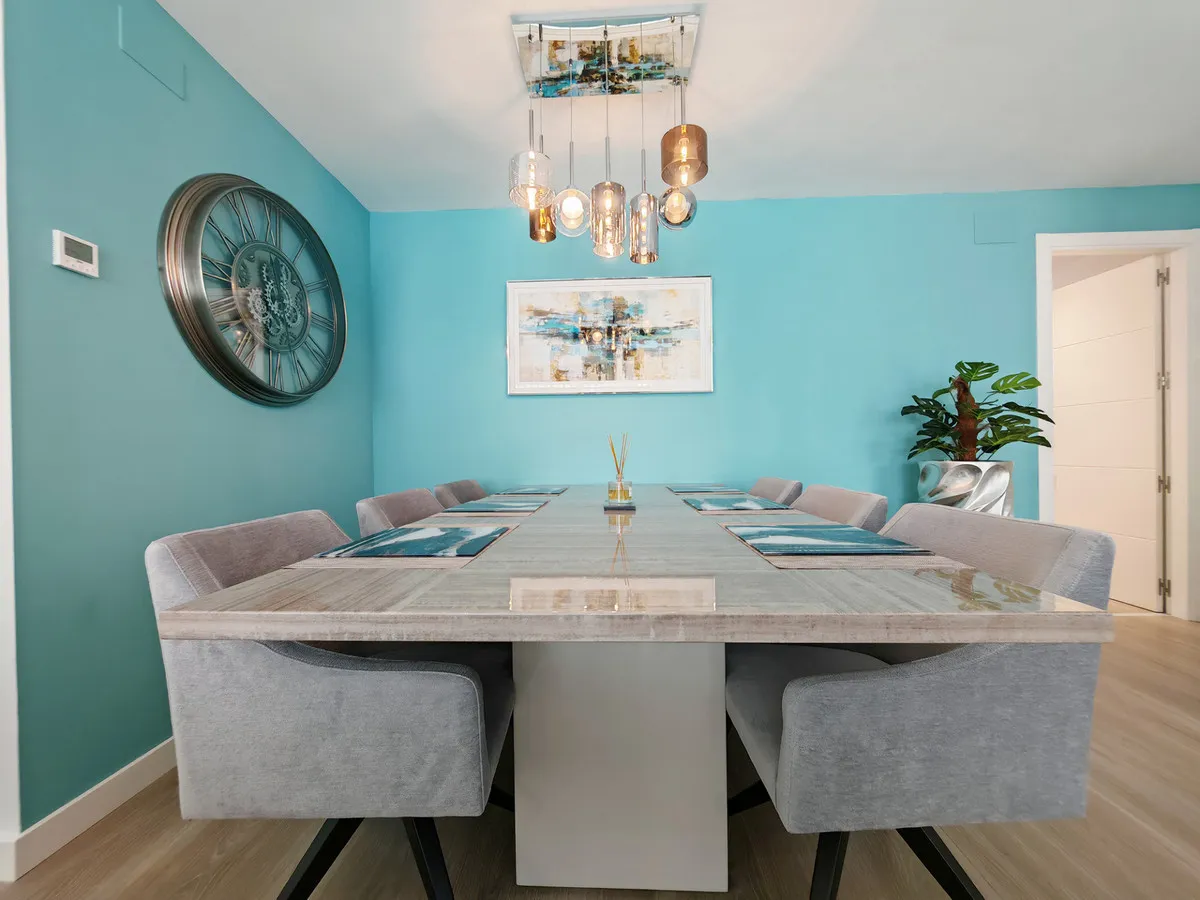 c179c993-dab3-4031-8620-7a135bb83b39