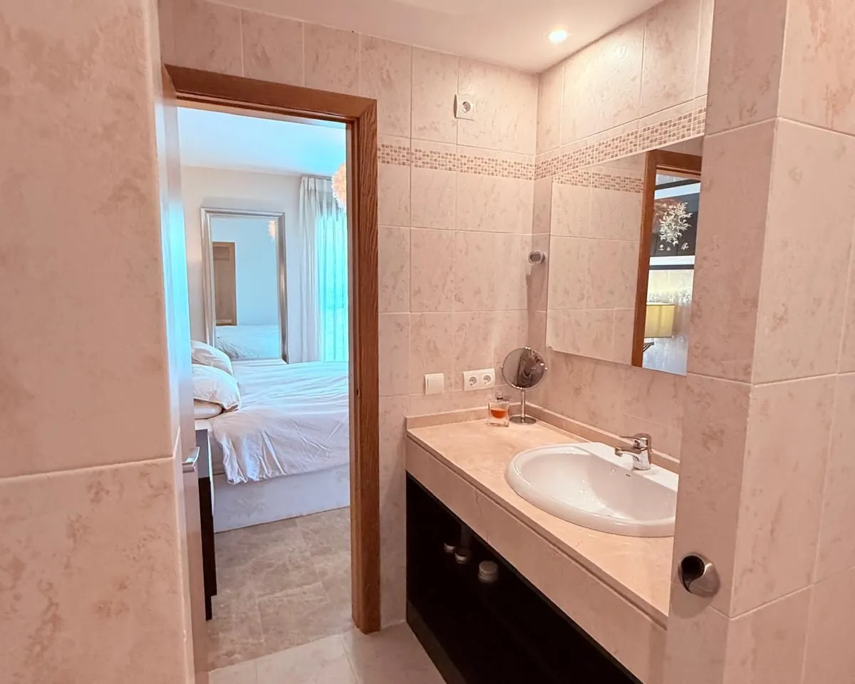 c6c9ab75-2c02-4b89-a9c0-6c5a163929e7