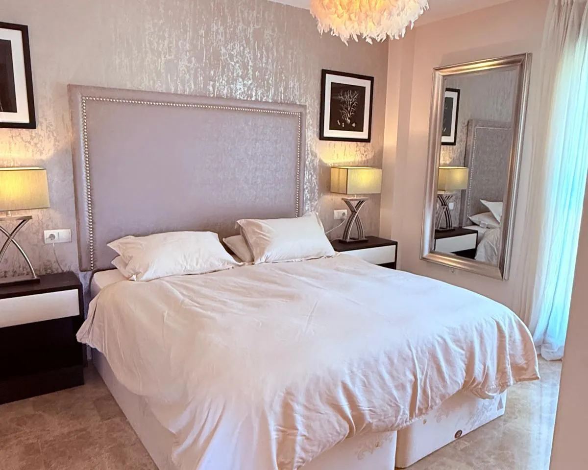 f1c006de-27f1-4968-978e-917b7fb10ce8