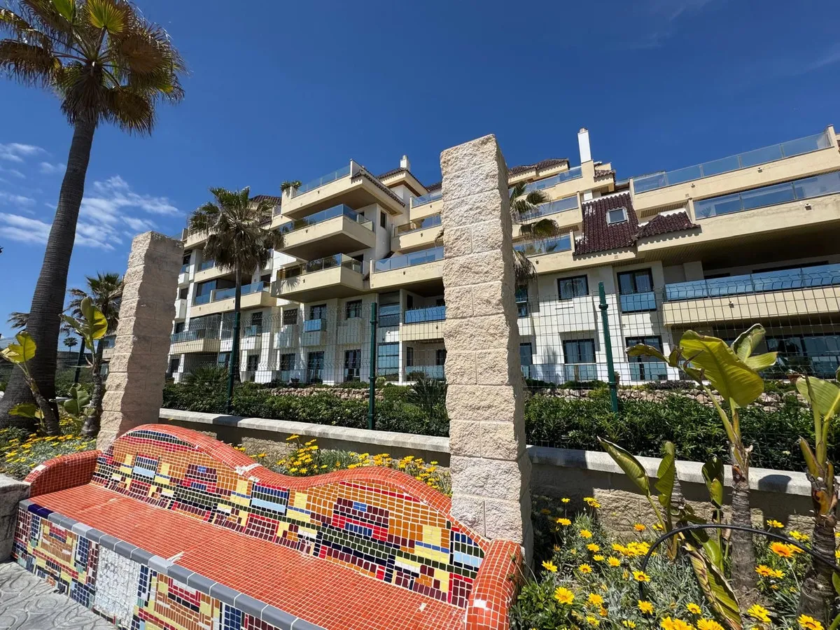 d0bf2481-f529-4cb7-8574-111eead327f0