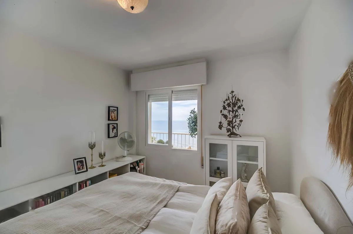 70a3fa39-d78e-4e70-b9d6-9d191bca4625