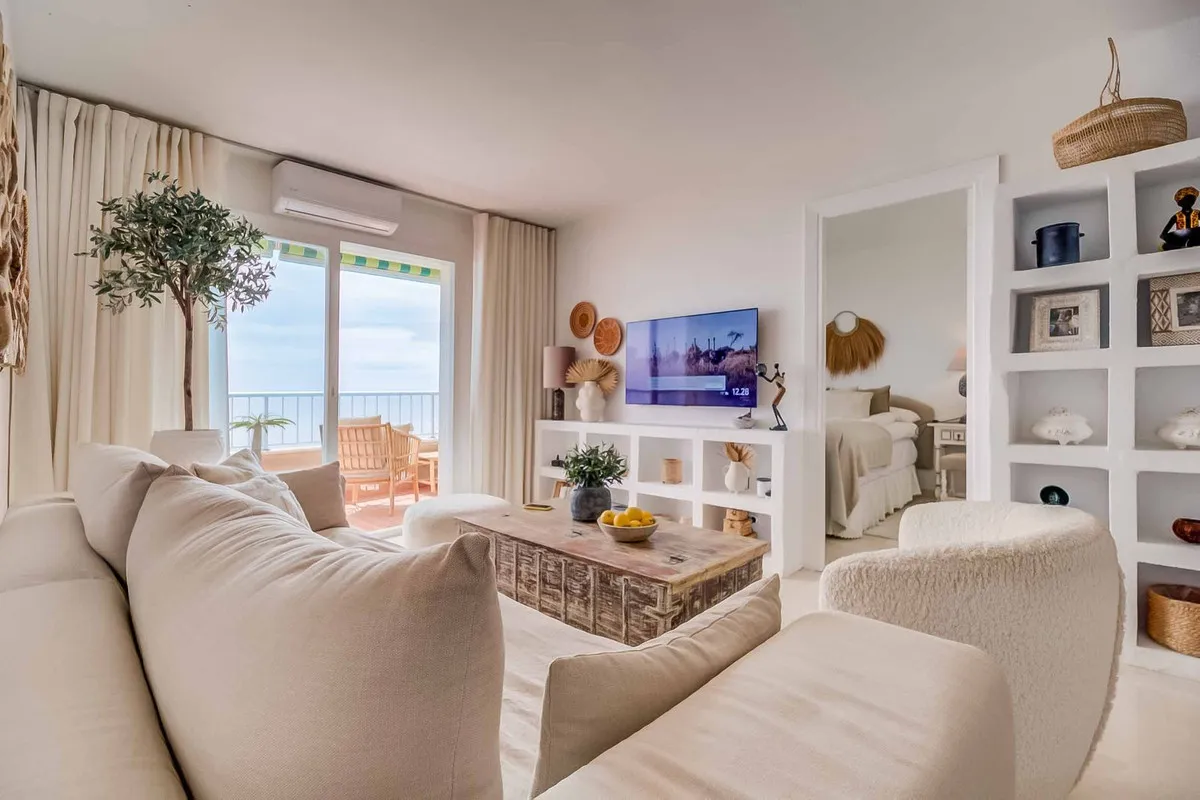 f2853371-6b45-4a02-94f1-efc8d765785c