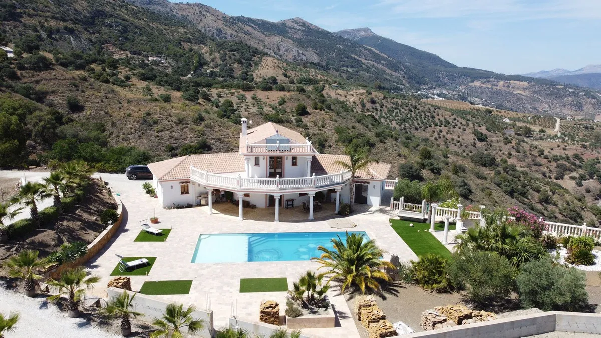 7f3e0945-5365-4ab2-8434-b094e8ee1611