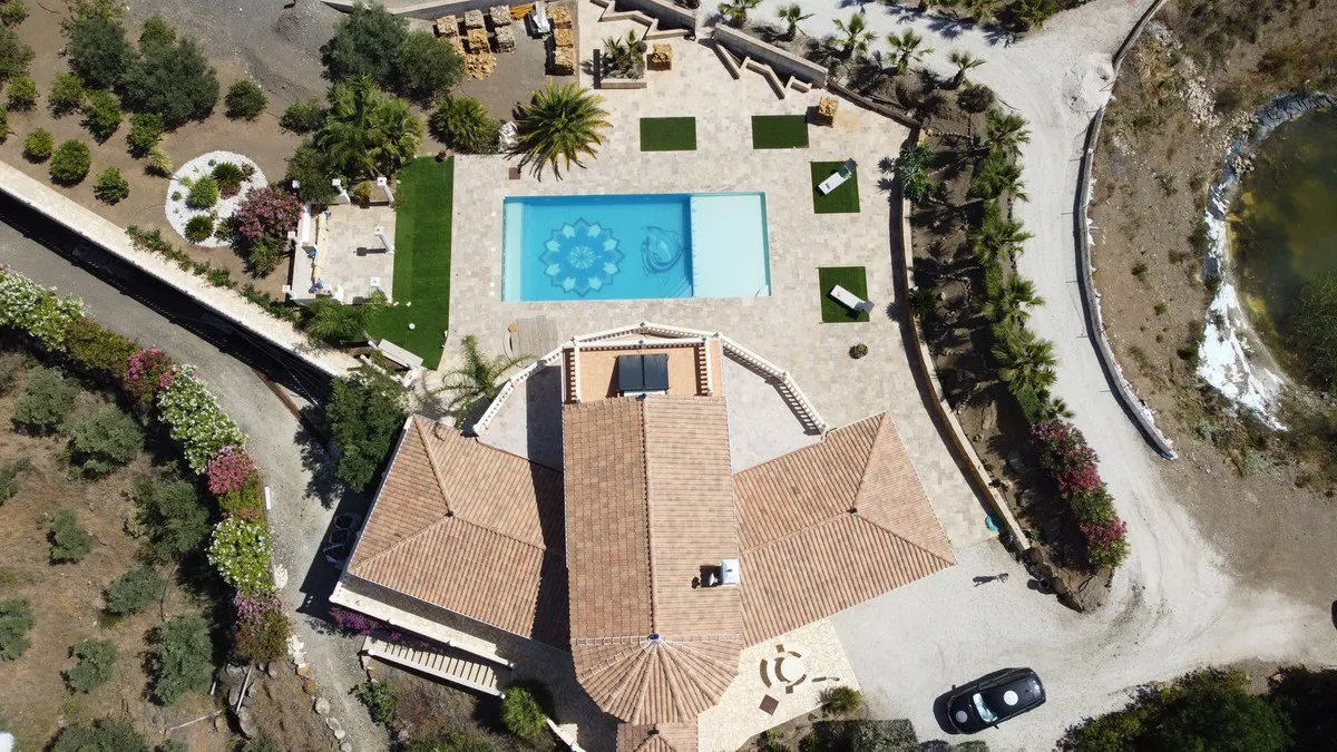 a51e2d82-b038-47b1-b615-eb7a4e5bf37c