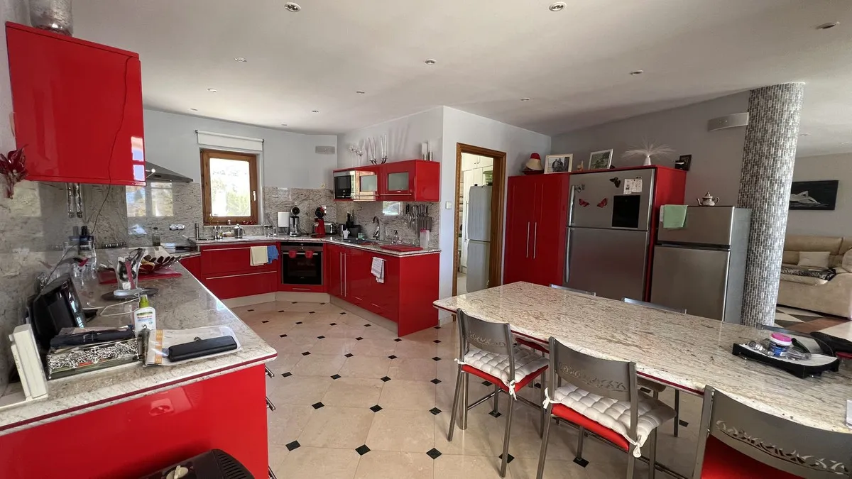 b1ccc10a-384c-40f5-9f3f-f715986318bc