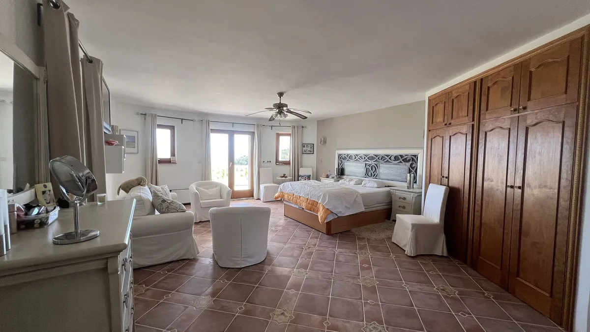 ed67d9af-6dd3-4b30-a816-5d97496749d7