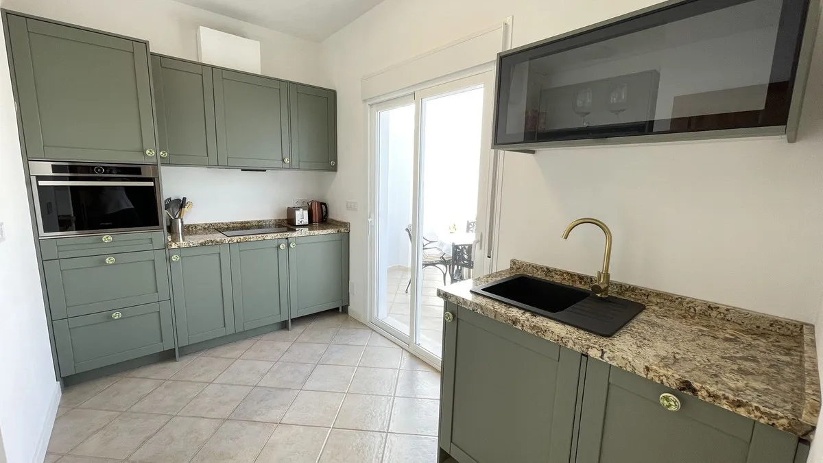 5d68c1cd-ff14-418f-bf1a-3471d8ff0329