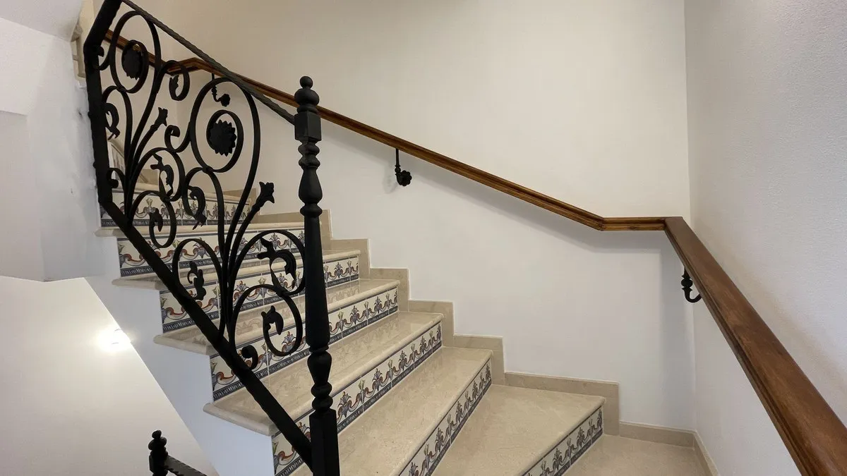 f2b1dabb-ff2d-4ea7-8e01-a8d6f2e65f46