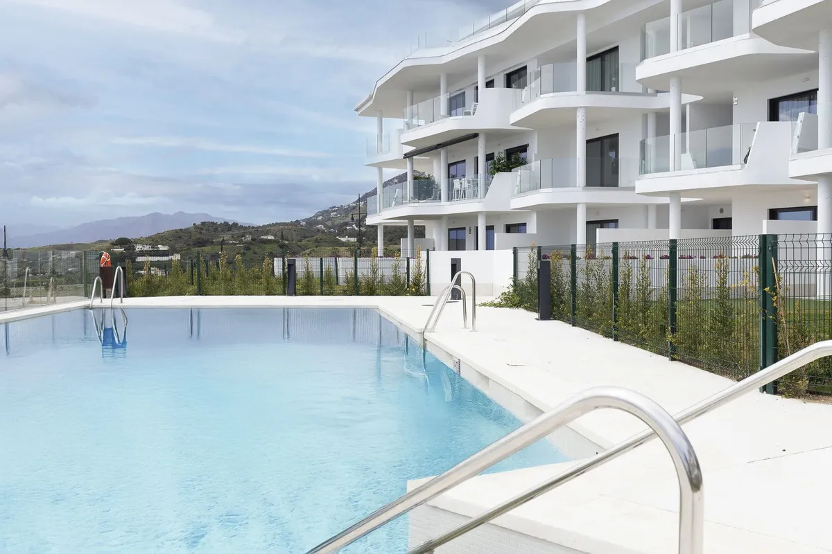 2d603100-f1c0-4549-8fca-0daeddb3dedf