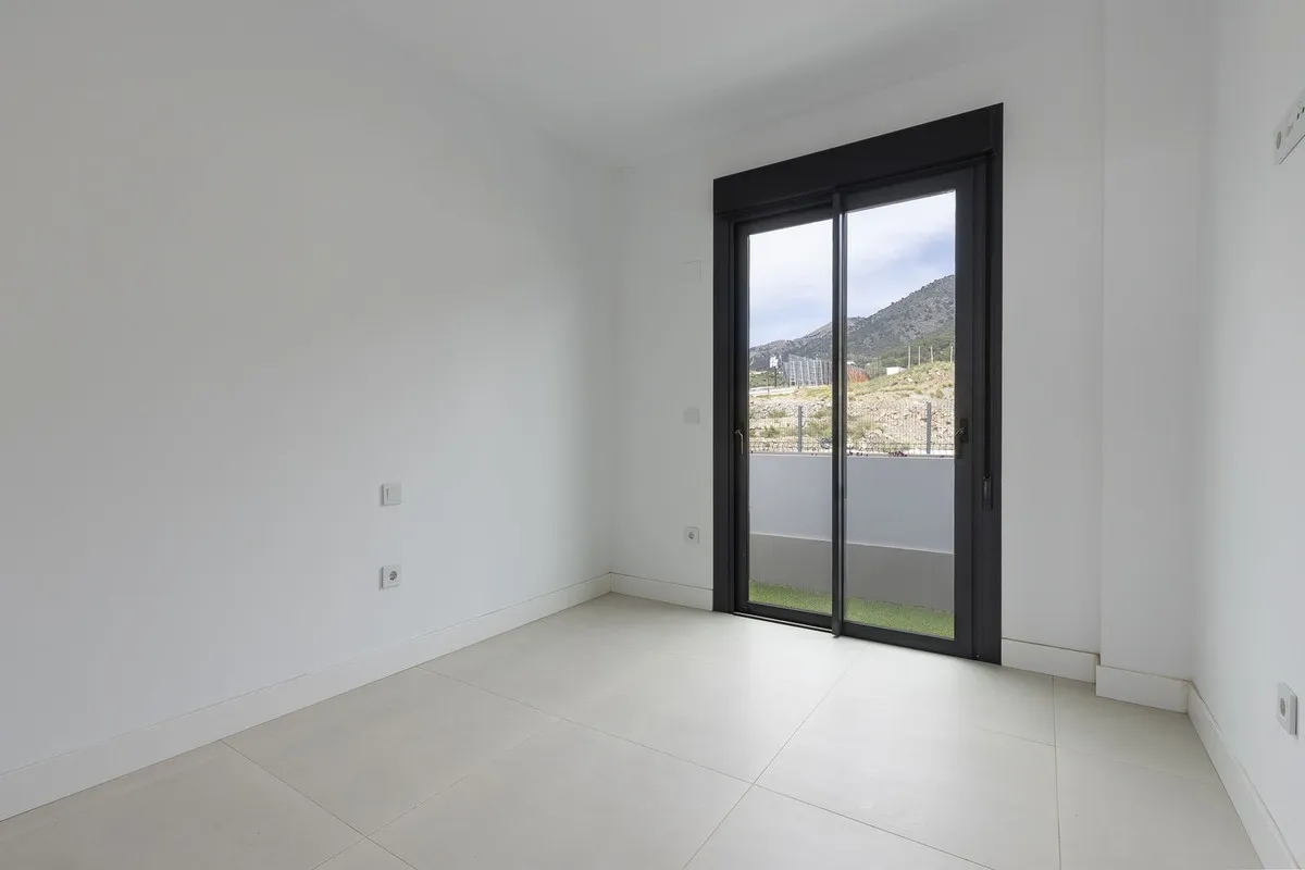 64a24616-5189-482c-a9a8-c3bb31037fe5