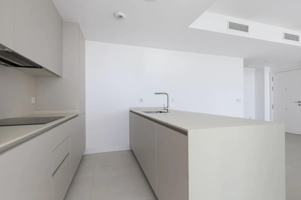 cefb8a43-8430-40e6-9fd0-2a371d9a5187