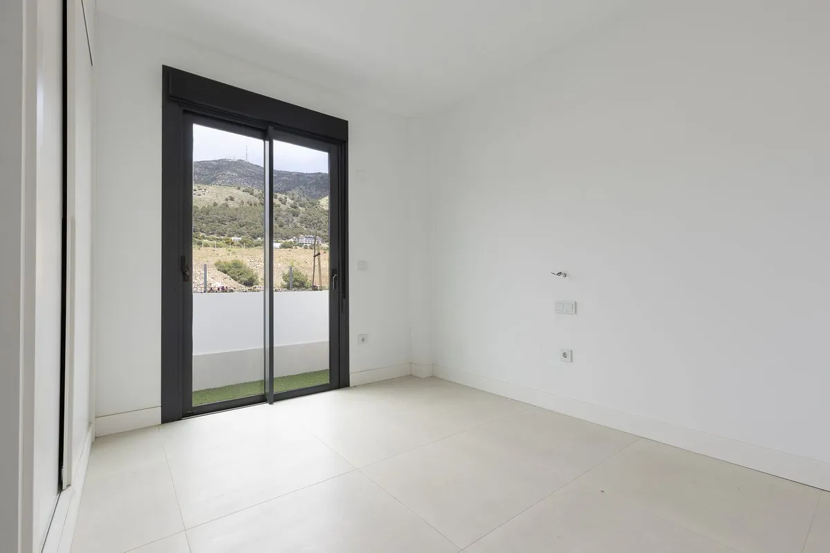 ddec24d4-1303-4d8b-9bfa-100db0616ec7