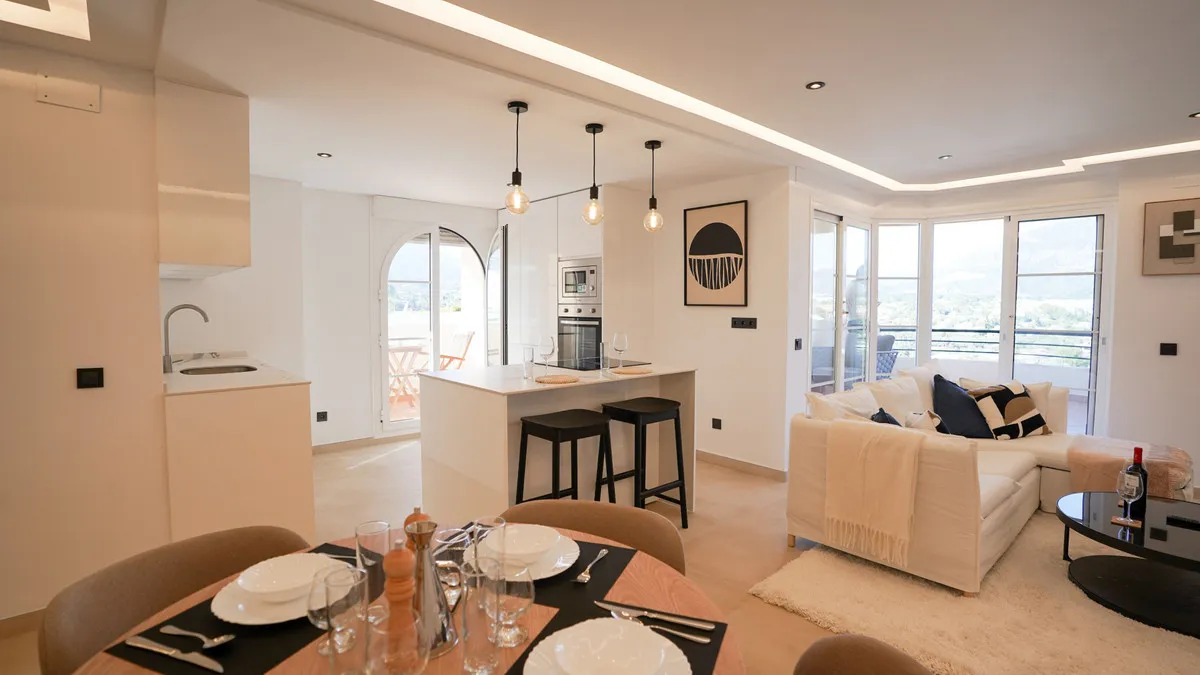 2f42e7d6-293d-4058-b157-83d41a4f85dd