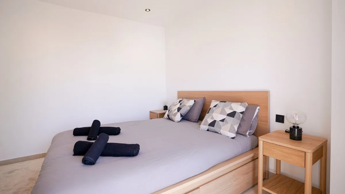 b4aefbd3-7959-403b-811c-2a0ff1f4cc02